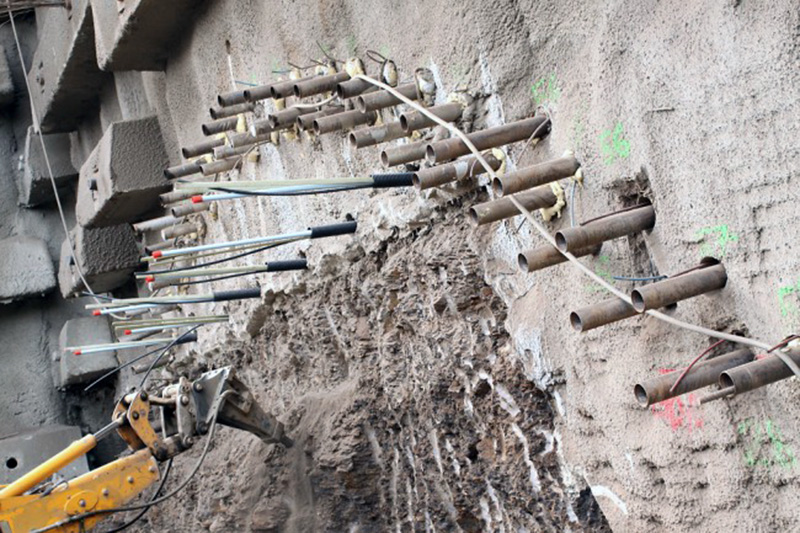 Elementi strutturali DURGLASS® ES per soil nailing