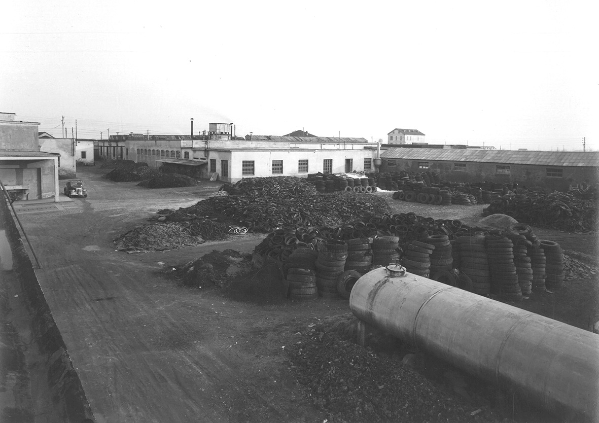 Storia Sireg Geotech Bianco e nero